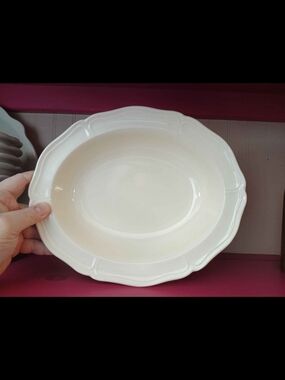 Wedgwood Cream Oval Serving Platter with Scalloped Edge
